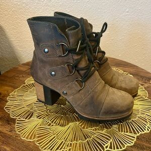 Sorel Oiled Leather Brown Lace-Up Boots